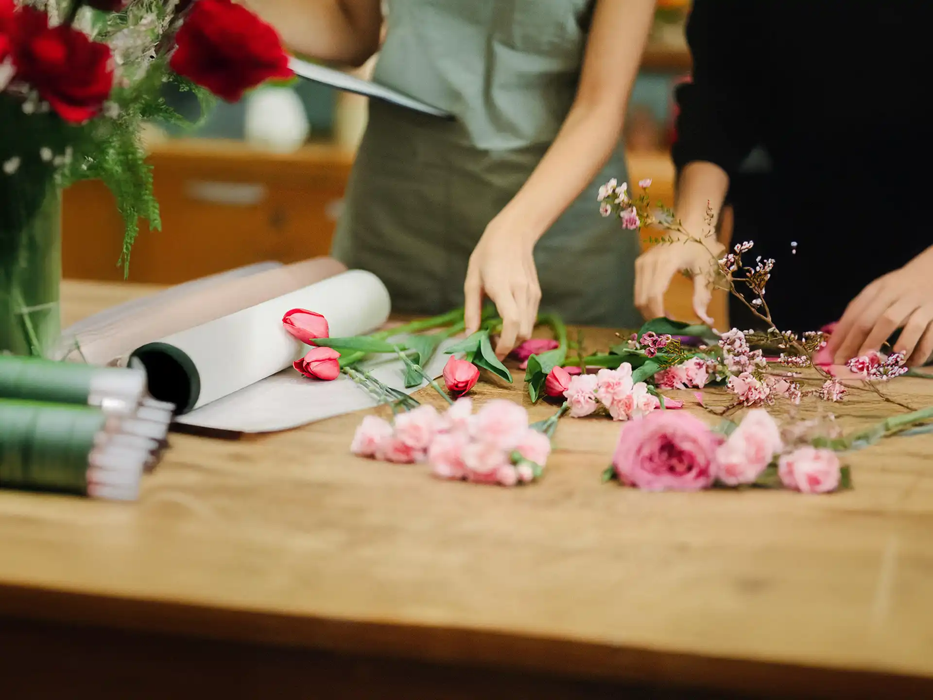 Regala (te) flores: Taller de flores y vino